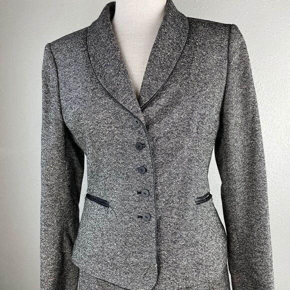 NWT Tahari Wool/Silk Blend Blazer & Skirt Size 10P - Picture 2 of 15